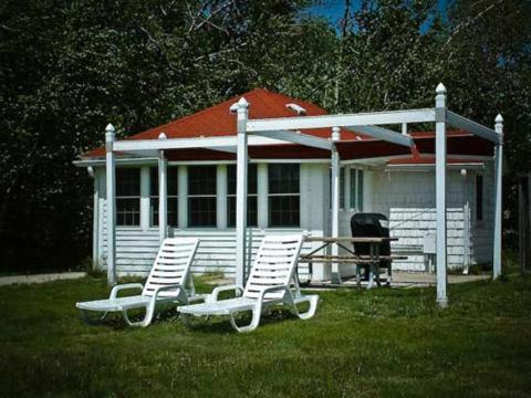 Отель Fountain Point Suttons Bay Экстерьер фото